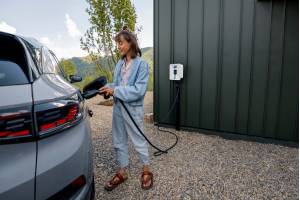Qué revisar antes de instalar un punto de recarga en una vivienda